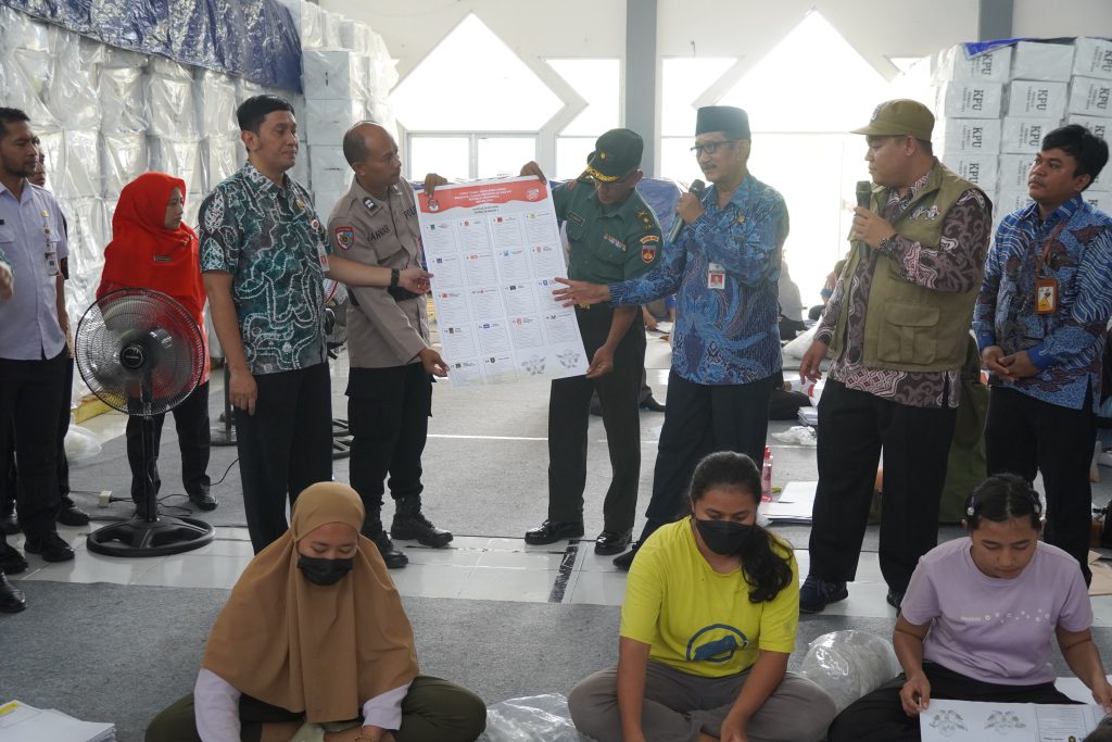 Sekda Kendal Pimpin Monitoring Persiapan Logistik KPU 