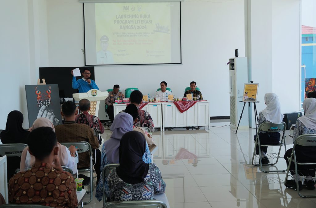 Dinarpus Kendal Launching Program Buku Literasi
