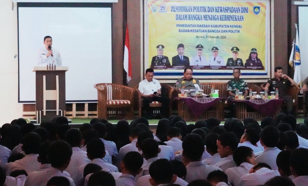 Berikan Pendidikan Politik, Badan Kesbangpol Kendal Menyasar Lingkungan Pendidikan 