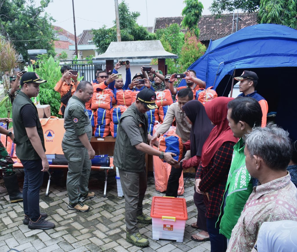 Kepala BNPB Tinjau Pemukiman Warga Terdampak Banjir di Kendal