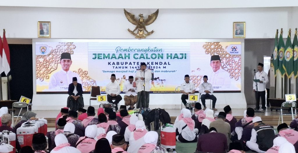 Pemkab Kendal Melepas Keberangkatan Calon Haji 2024