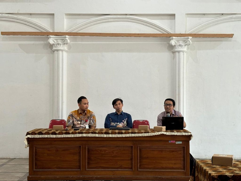 Pelatihan Bawaslu Kota Semarang, Panwascam Diajak Menulis Buku