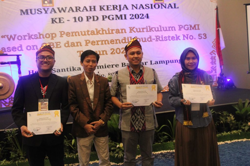 Hamidulloh Ibda Sabet Enam Penghargaan PD PGMI Indonesia