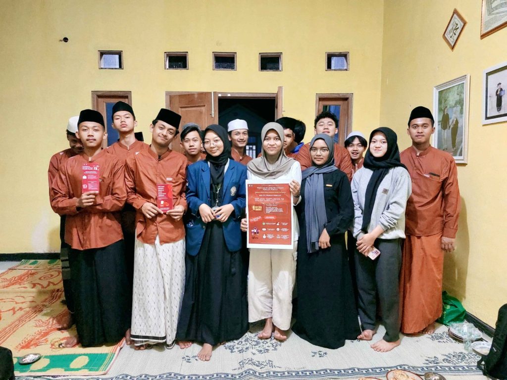 Di Desa Ketitang, Mahasiswa Tim II KKN Undip Edukasi Demokrasi Bagi Pemilih Pemula