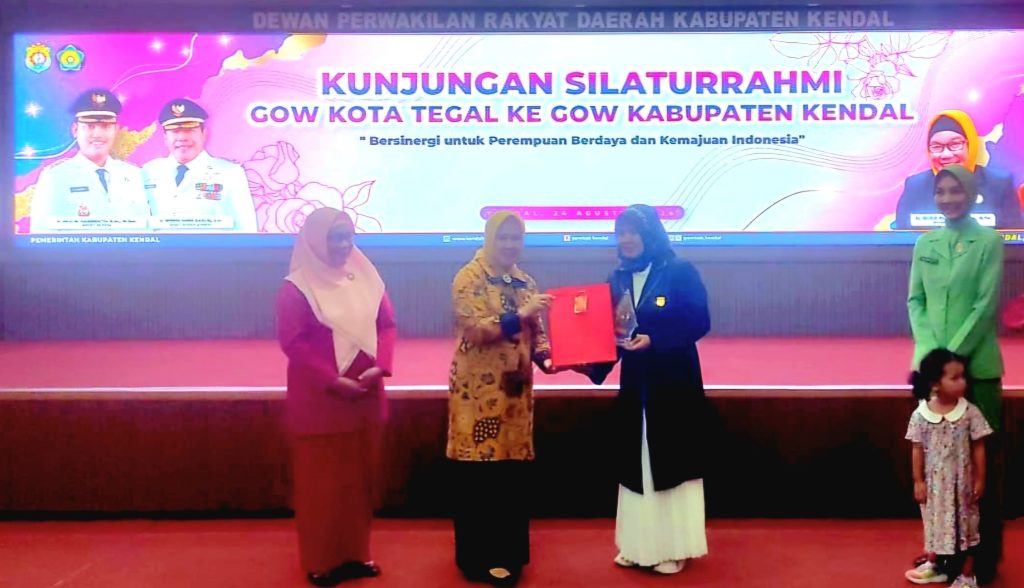 GOW Kendal Sambut Baik Kunjung GOW Kota Tegal