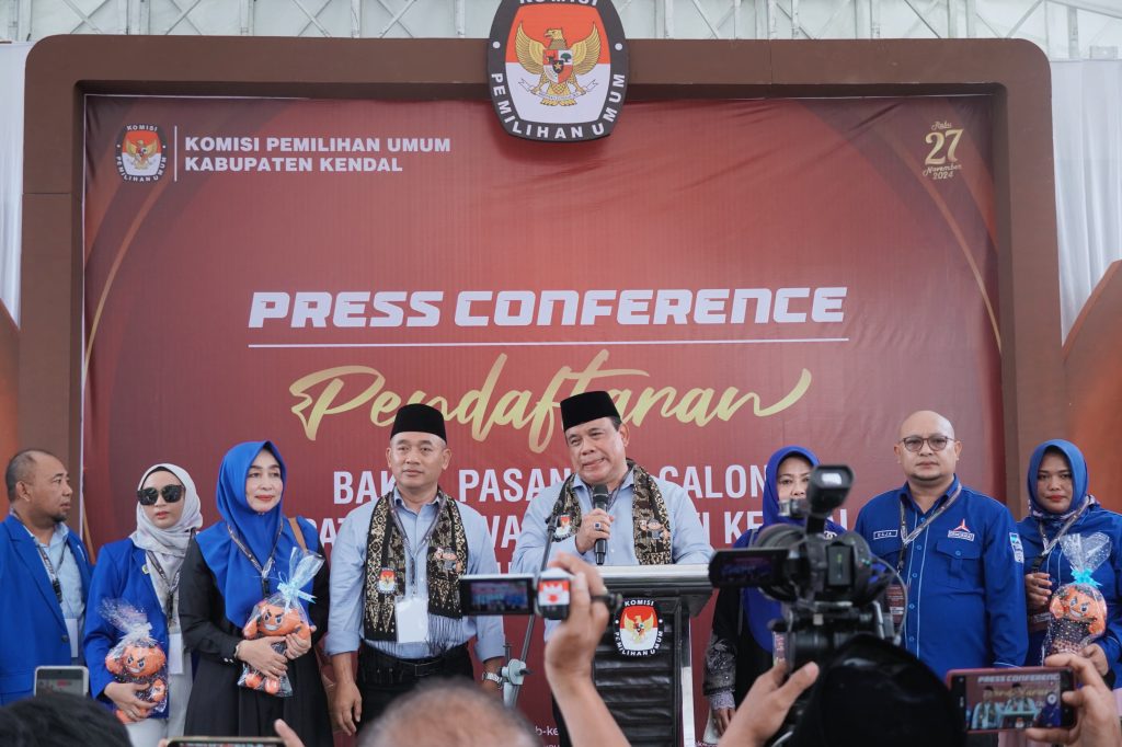 Pasangan Calon Basuki-Nashri Resmi Mendaftar ke KPU Kendal