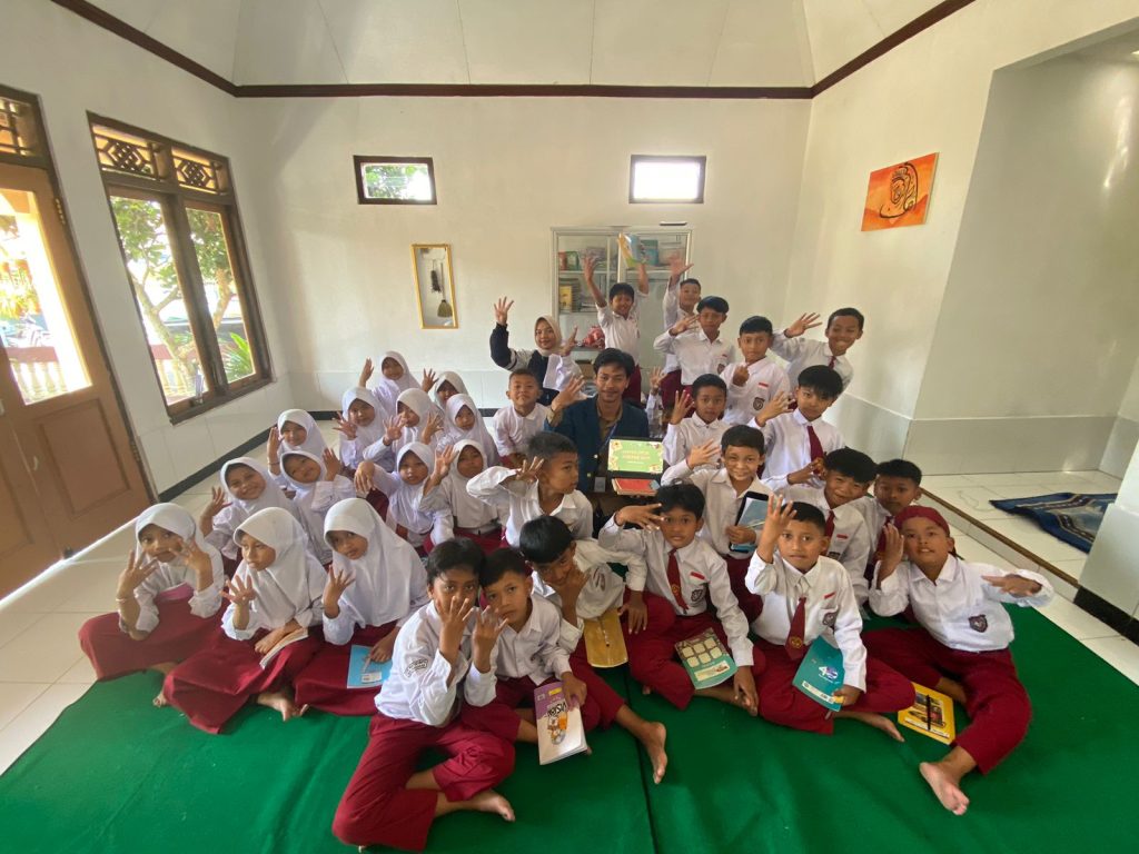 Pelatihan Penulisan Puisi “Sastra Untuk Generasi Alfa”