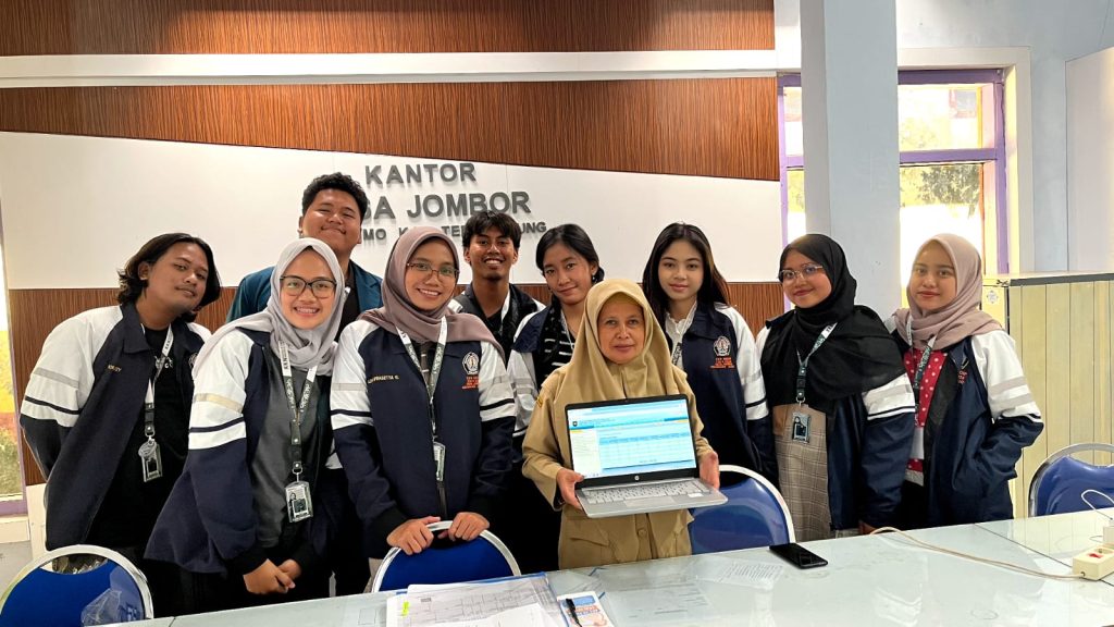 KKN TIM II UNDIP dan Transformasi Digital Desa: Pengembangan Website PRODESKEL dan EPDESKEL Tingkatan Pelayanan