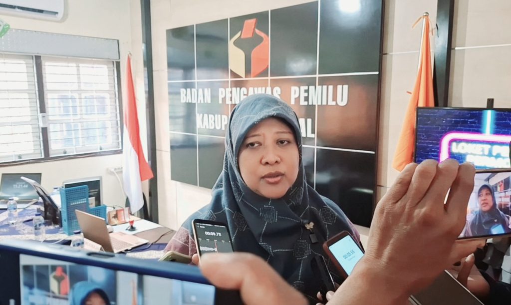 Gelar Rapat Pleno, Bawaslu Kendal Nyatakan Dokumen Permohonan Sengketa Dico-Ali Lengkap