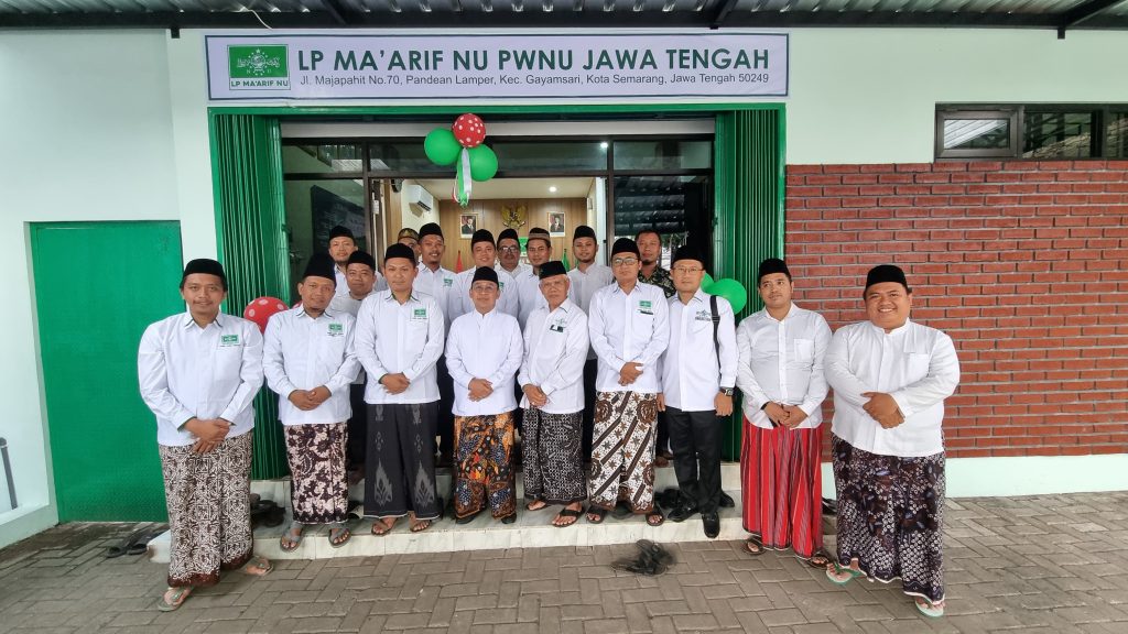 Resmikan Kantor Ma’arif NU Jateng, Ini Pesan Gus Rozin