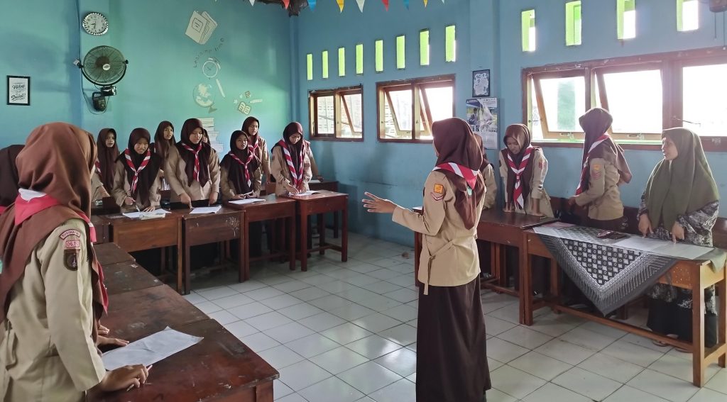 SMP IT Al-Anis Sukoharjo Konsisten Gelar Muhadhoroh