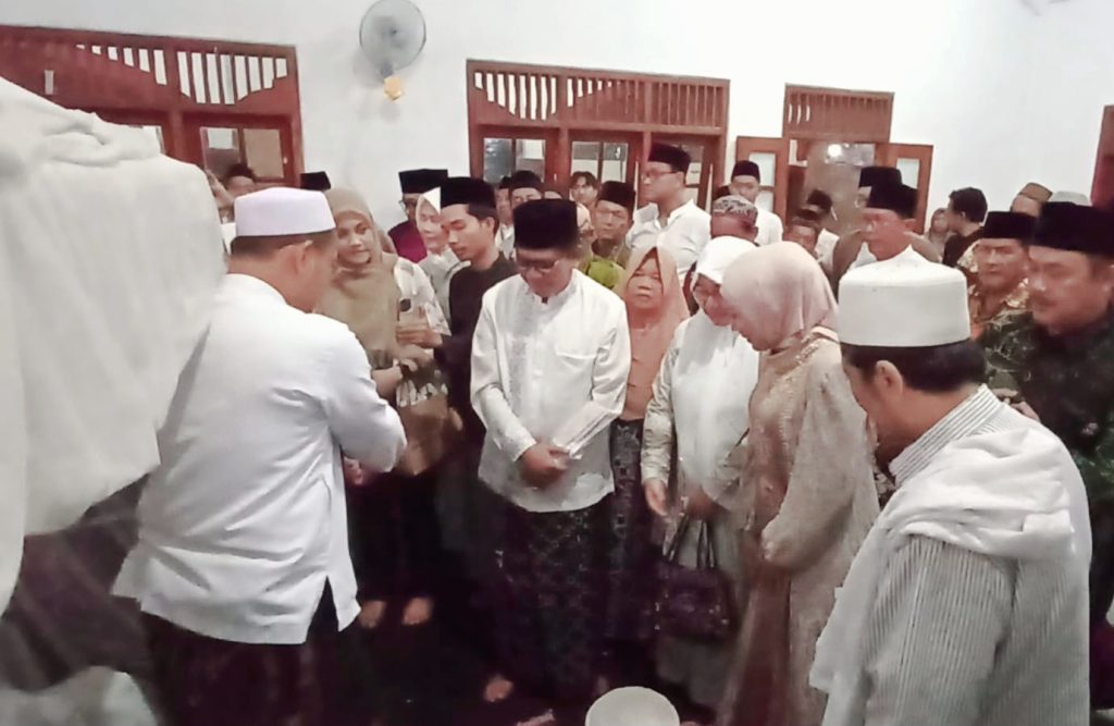 Bupati Kendal Minta Tradisi Syawalan Kaliwungu Terus Dijaga