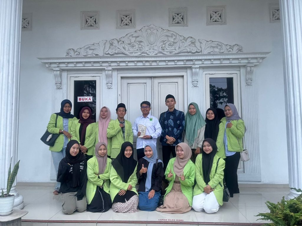 14 Mahasiswa PGMI Inisnu Akhiri Magang Jurnalistik di Kabar Temanggung