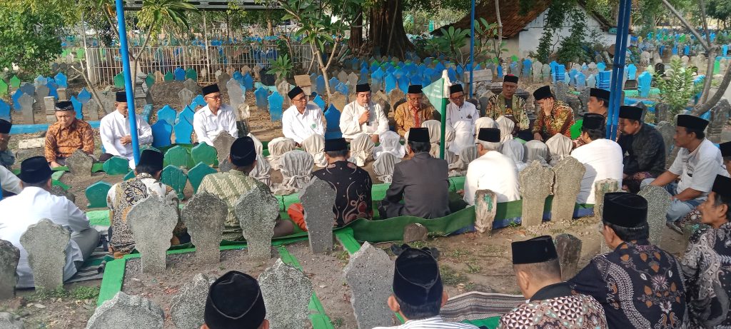 MUI Eks Karesidenan Semarang Ziarah ke Makam KH. Achmad Abdul Chamid Kendal