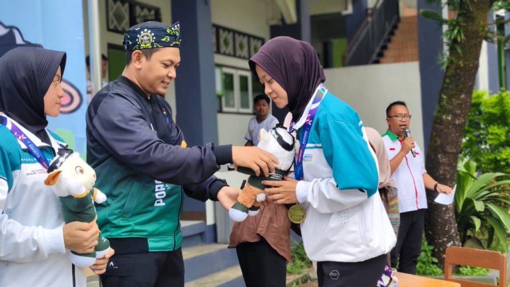 Final Lomba Voli Putri Jenjang MA Porsema 2025, Kudus Vs Wonosobo Memanas