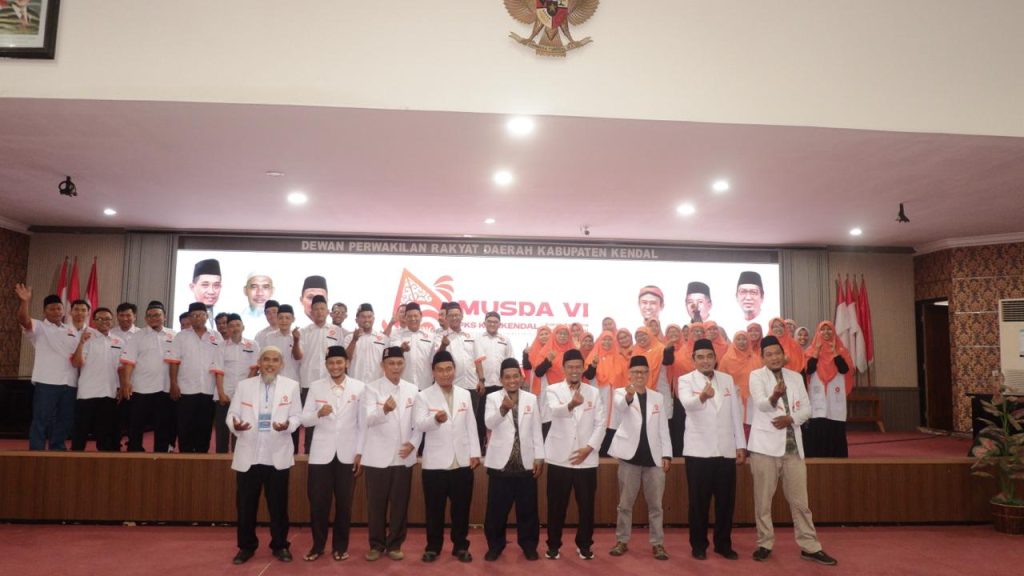 Siap Layani Masyarakat, PKS Kendal Lantik 62 Pengurus Baru Periode 2025–2030