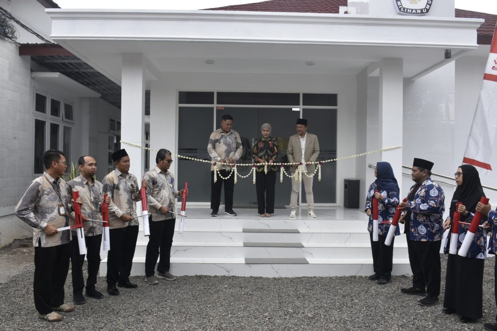 Ketua KPU Kendal Resmikan Gedung Baru
