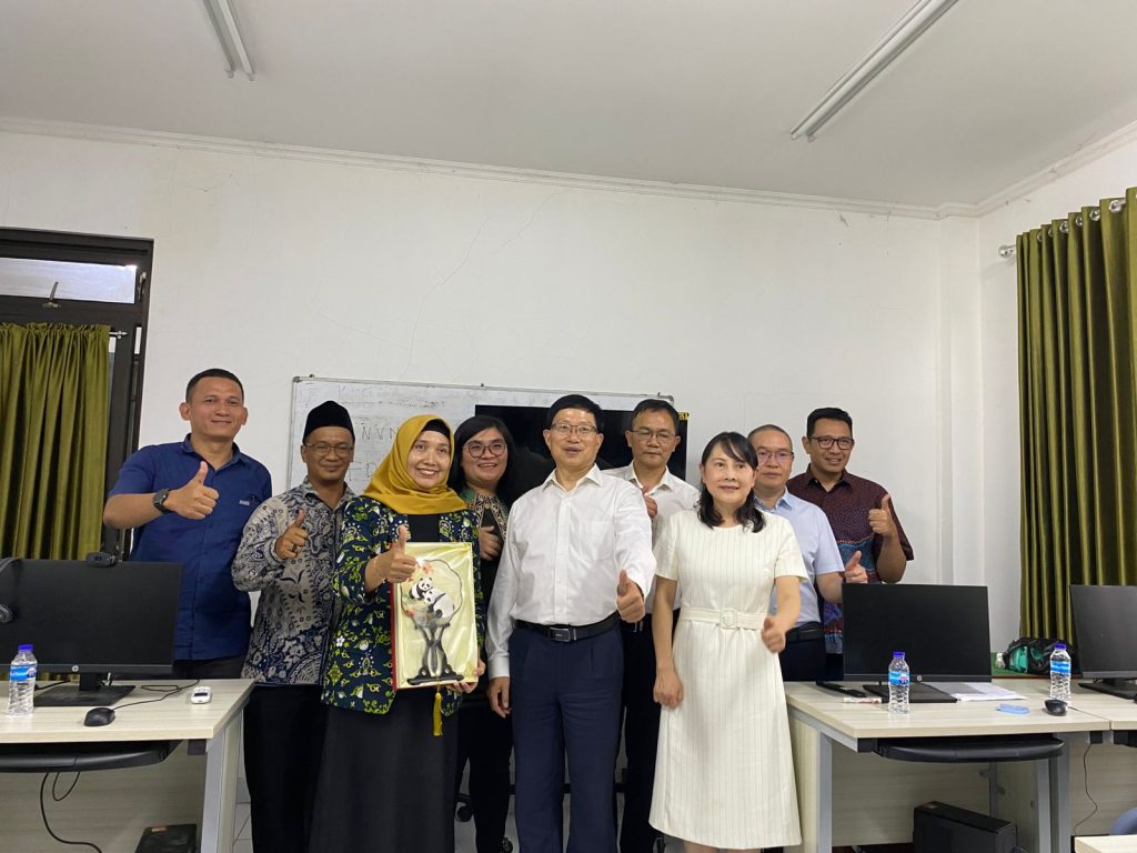 Kampus China Yuxi Normal University Blusukan ke Ma’arif NU Jateng