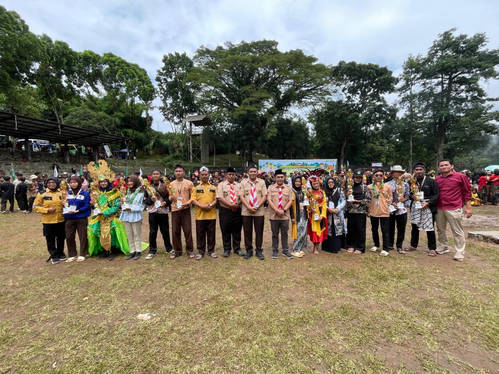 Pentas Seni Ramaikan Kemah Kemanusiaan dan Perdamaian Sako Pandu Ma’arif NU Jateng