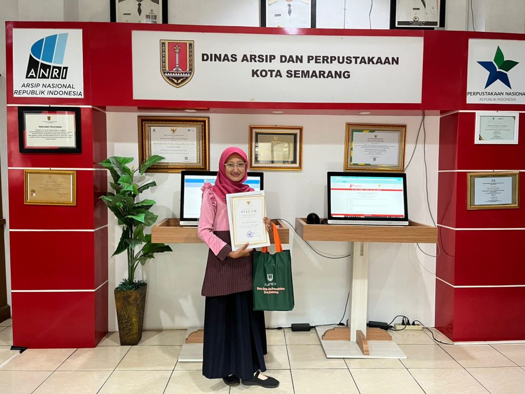 Kepala SD Negeri Patemon 02 Semarang Juara II Lomba Menulis Resensi Tingkat Kota Semarang