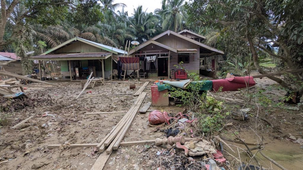 Keren, Relawan NU Tembus Wilayah Terisolir Banjir Aceh Timur, Salurkan Bantuan untuk Warga Desa Dataran indah