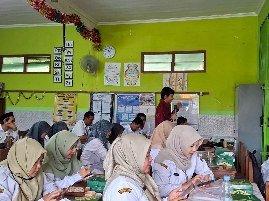 IHT Gugus Dewi Kunthi, Rektor INISNU Bedah Strategi Literasi Digital dan AIed