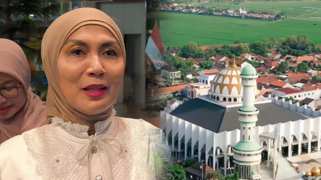 Mbak Tika Melakukan Sholat Idul Fitri di Masjid Agung Kendal