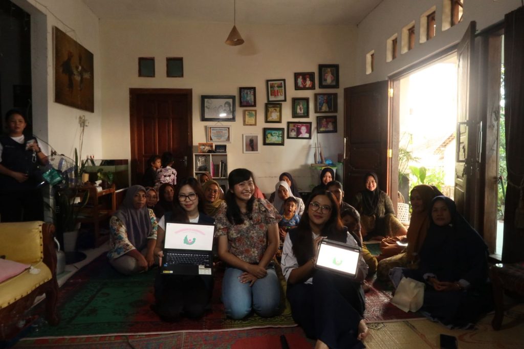 Mahasiswa Universitas Multimedia Nusantara Gelar Workshop Jajanan Sehat di Dusun Ngadiprono