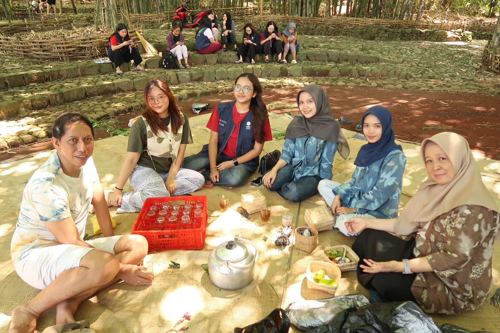Lewat Workshop Ecoprint, Mahasiswa Universitas Multimedia Nusantara Dorong Ekonomi Kreatif Ibu-Ibu Temanggung
