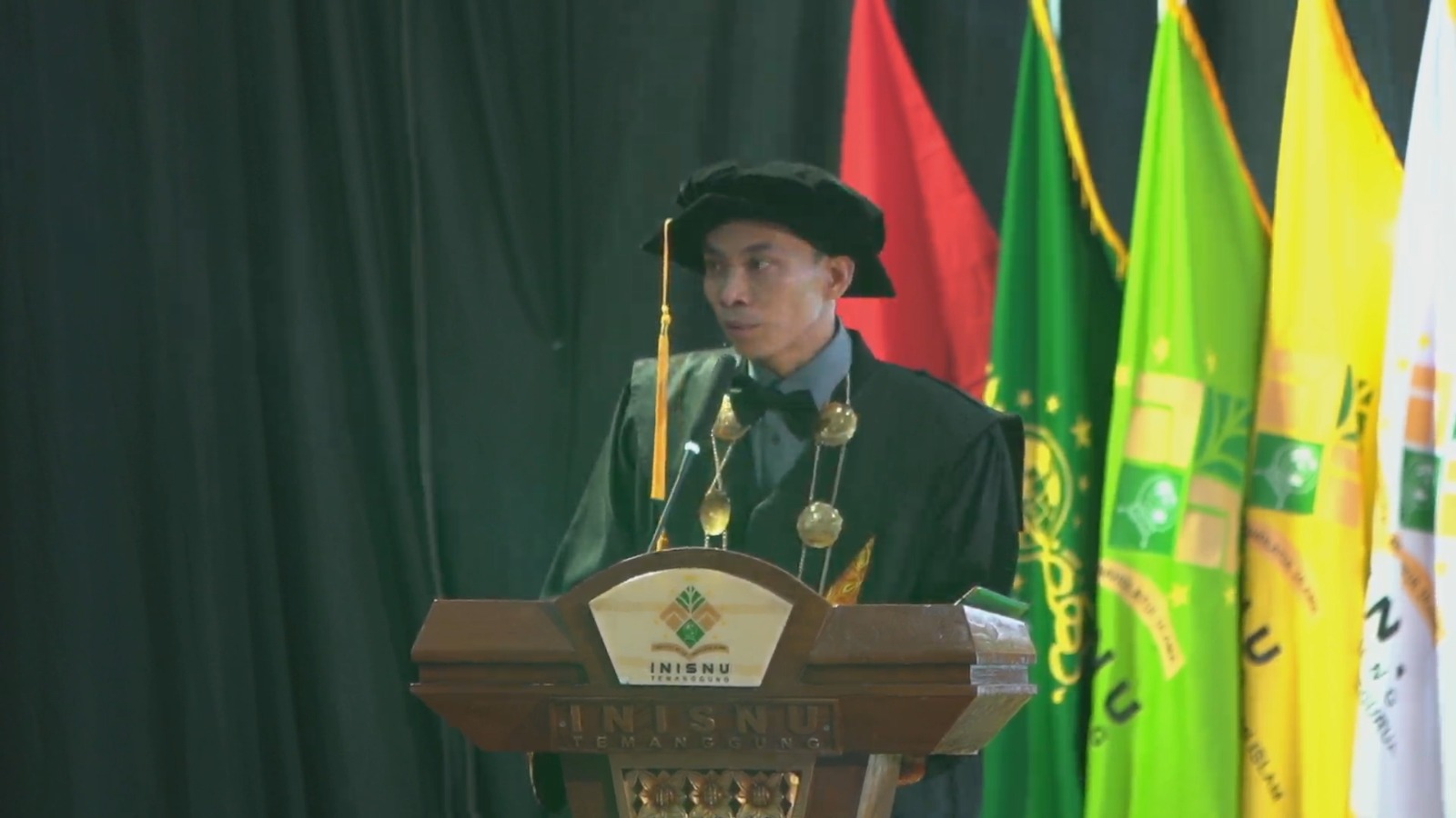 Lulusan Sarjana dan Magister, Ini Laporan Rektor INISNU dalam Wisuda 2026