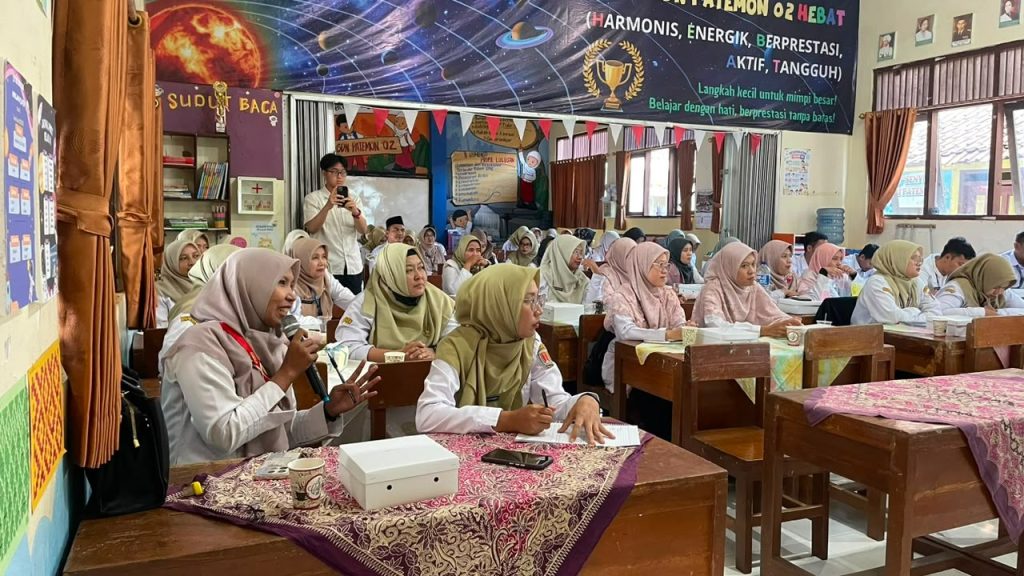 Kelompok Kerja Guru (KKG) Gugus Dewi Kunthi Gelar Pelatihan Public Speaking for Teacher
